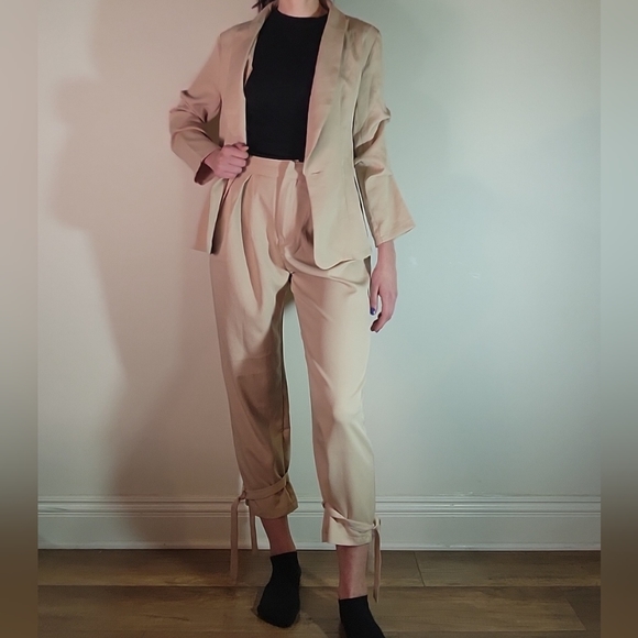 New Chic taupe Suit and Pants Set - Picture 13 of 16